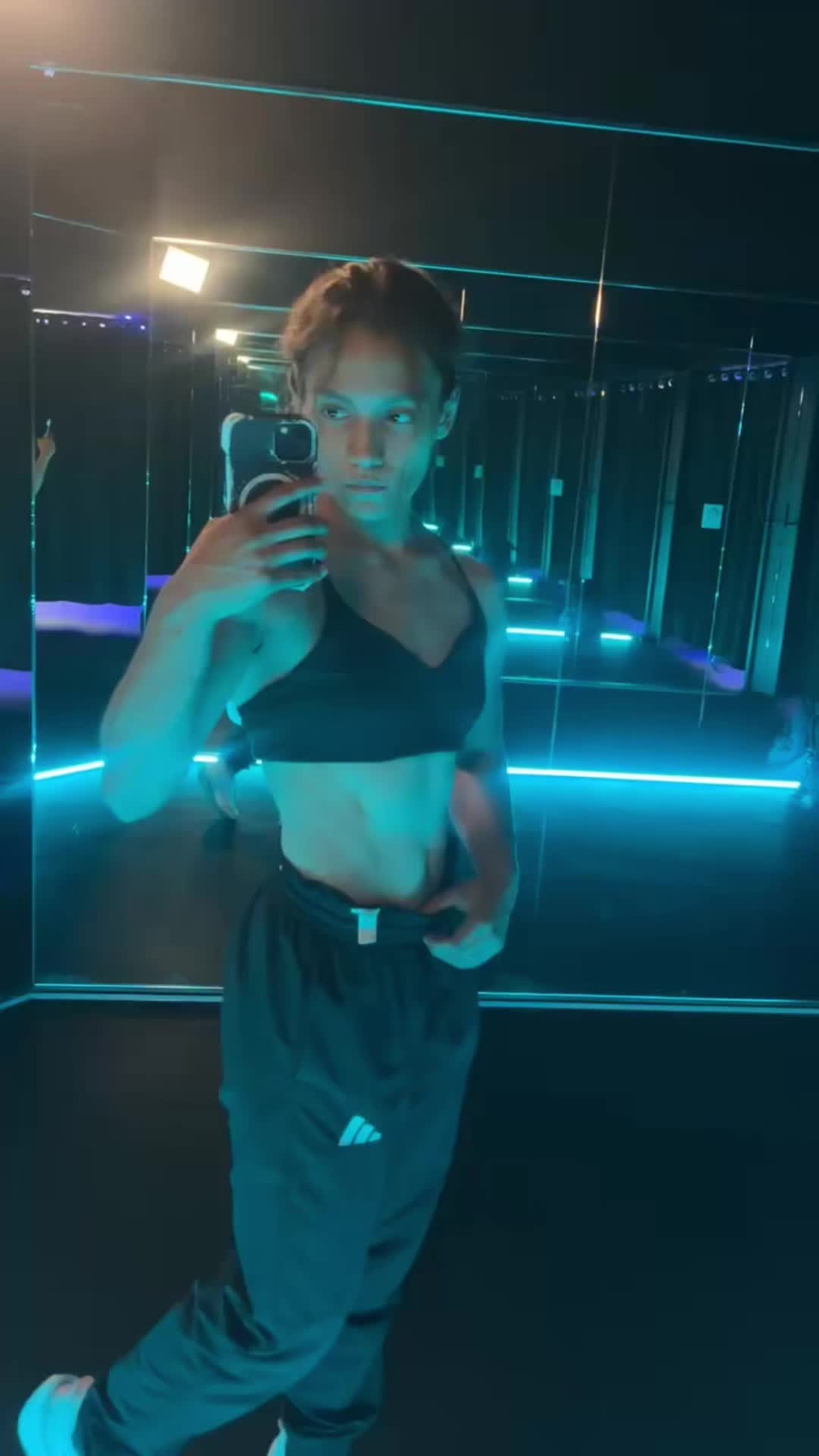 @Emj