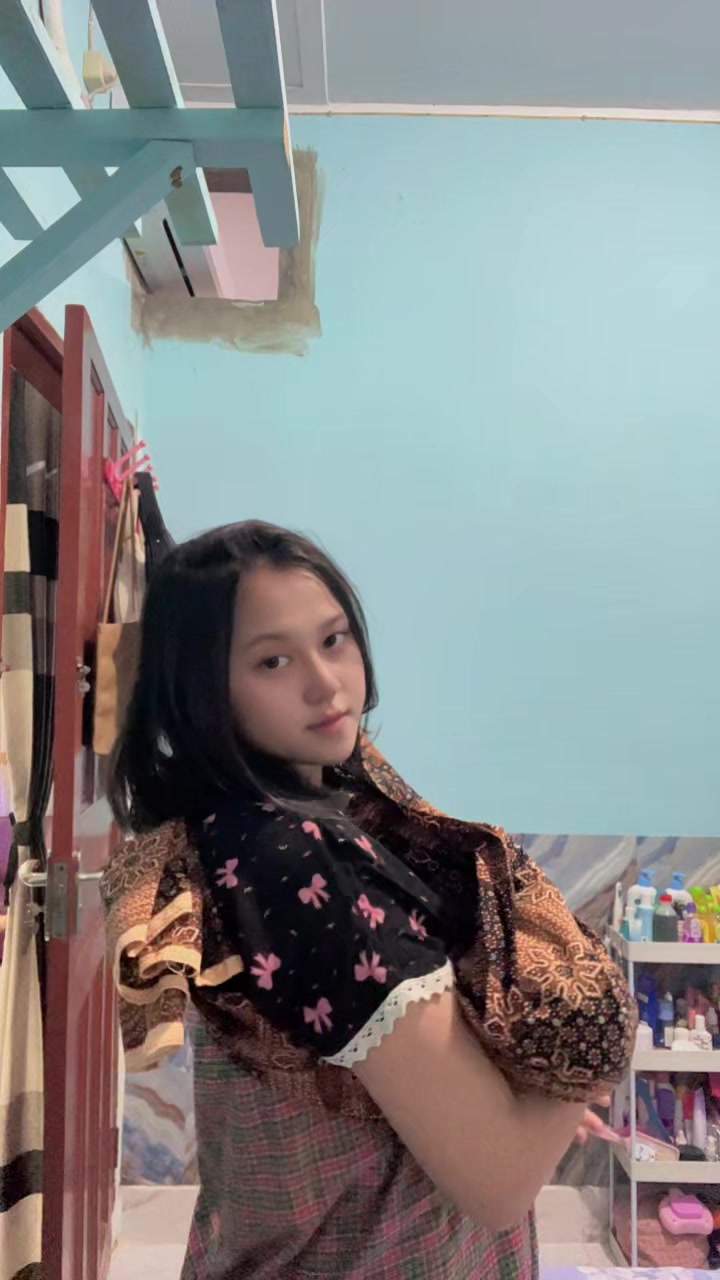 @olivia bakrie