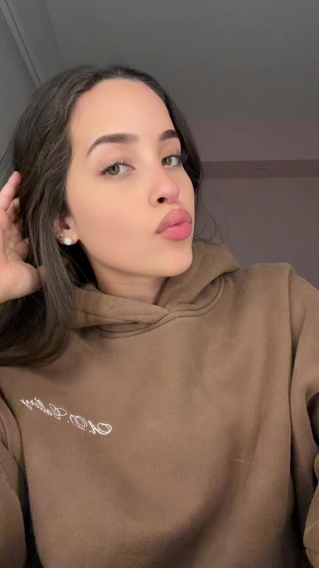 @mellmarquezz