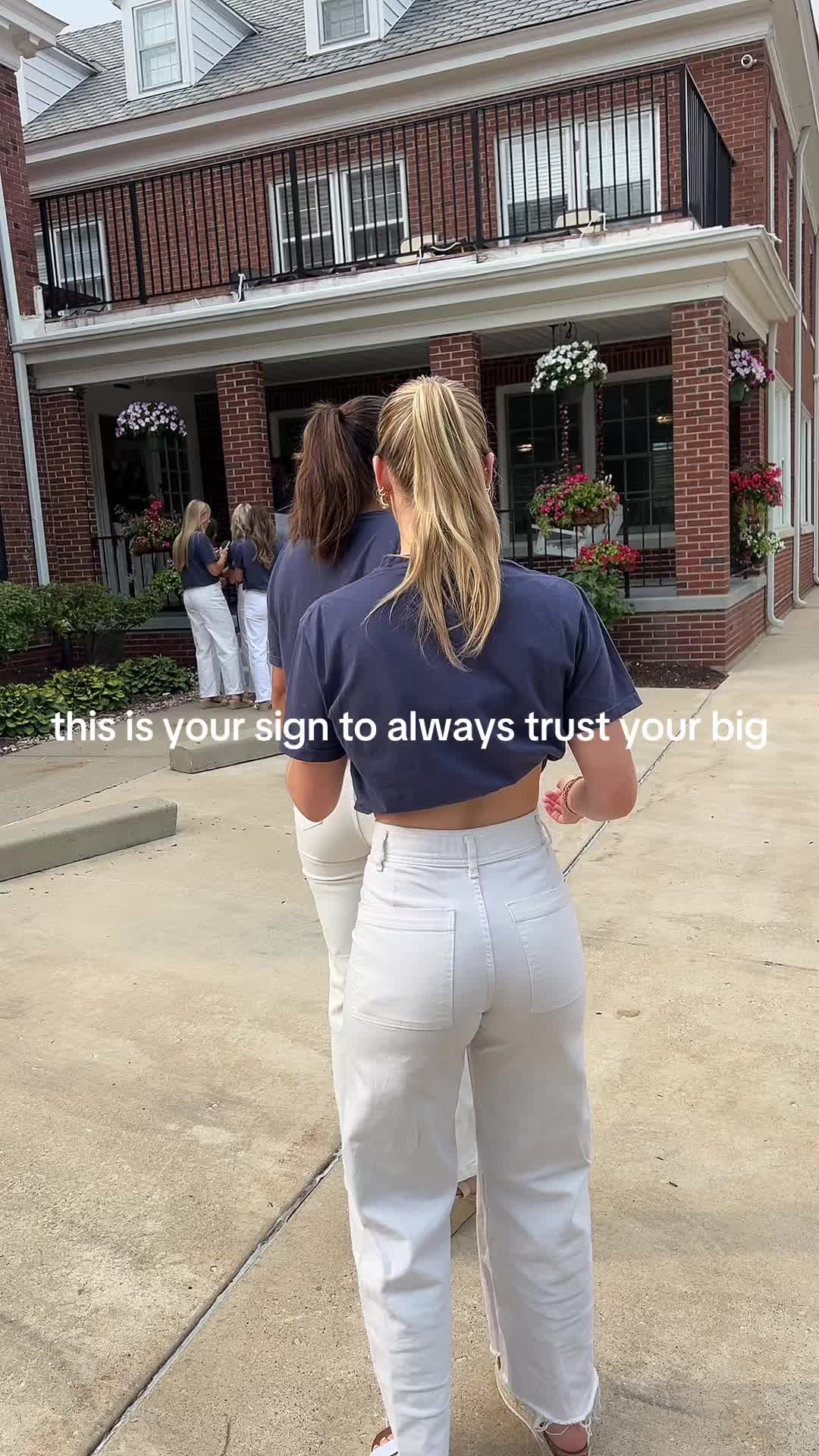 @bella