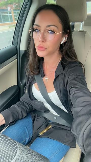 @thegirlfromboston