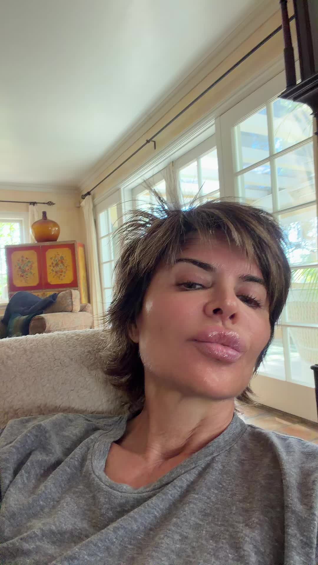 @Lisa Rinna
