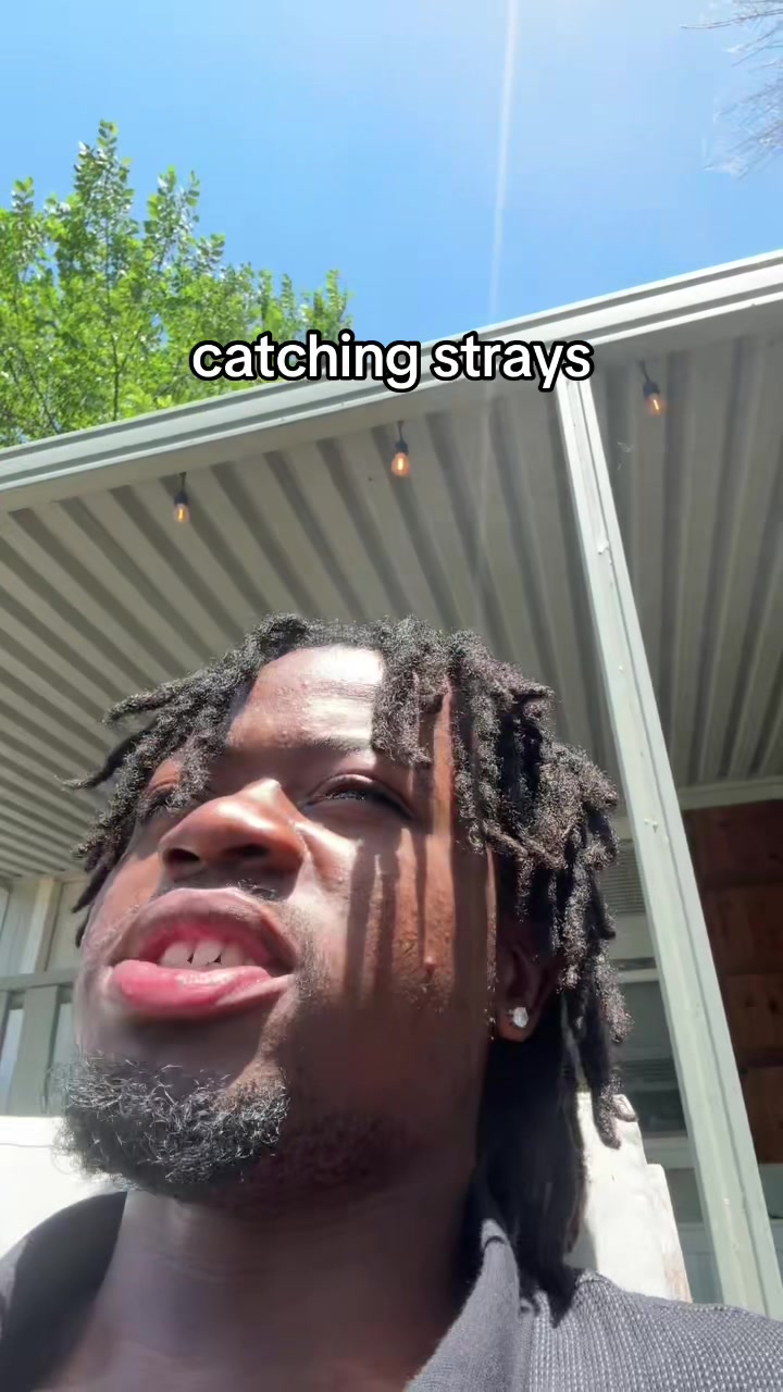 @moyoezzy