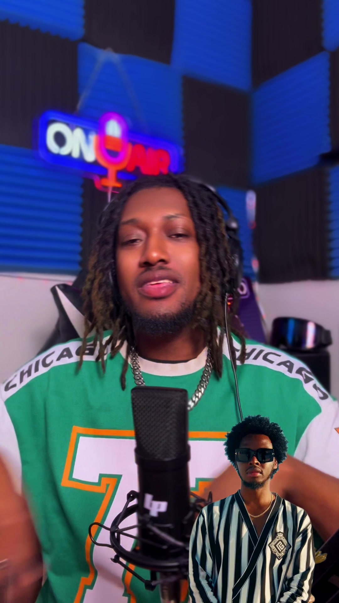 @ℙ𝕪𝕧𝕠 𝕆𝕟 𝕋𝕙𝕖 𝕄𝕚𝕔🎙️