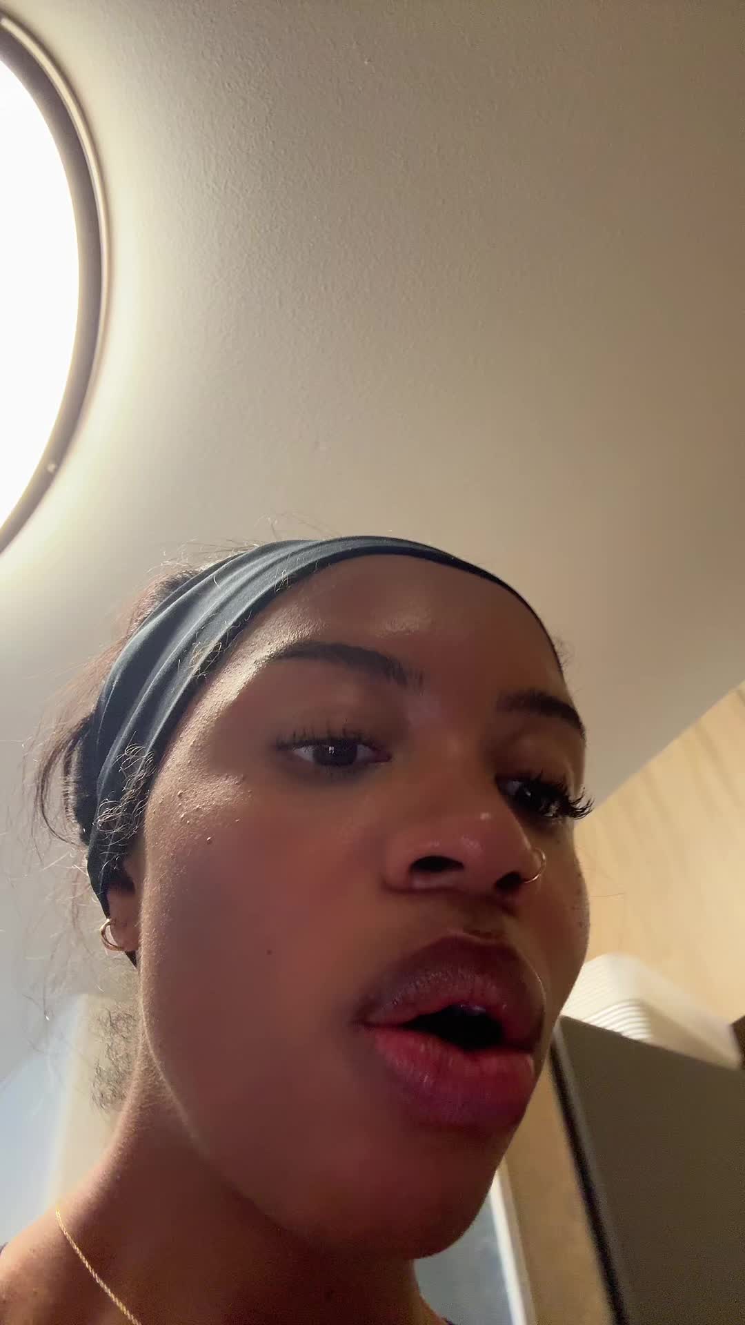@Toria Lynaee