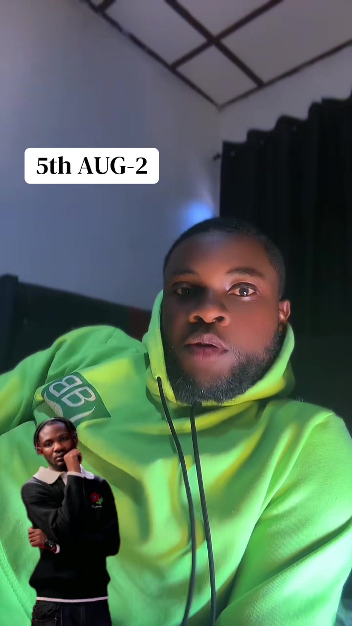 @THE GREEN HOODIE GUY ๐๐