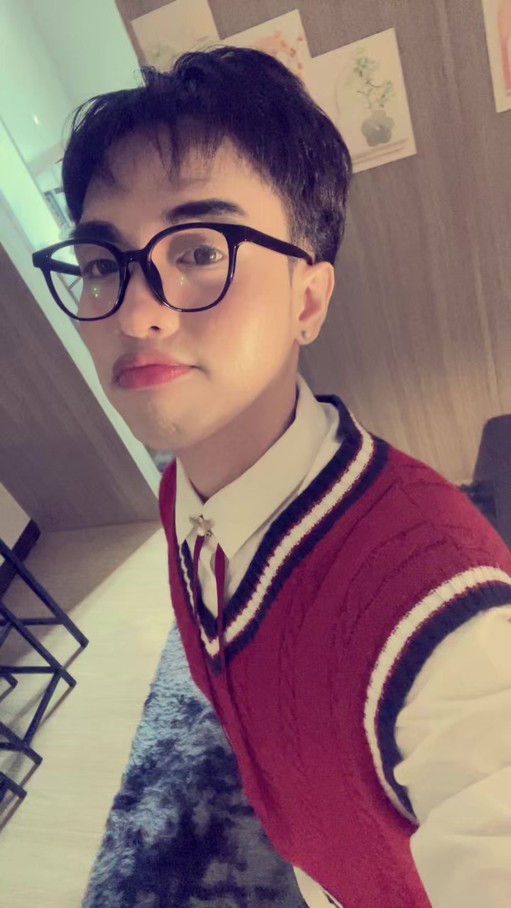 @IAmMaxi