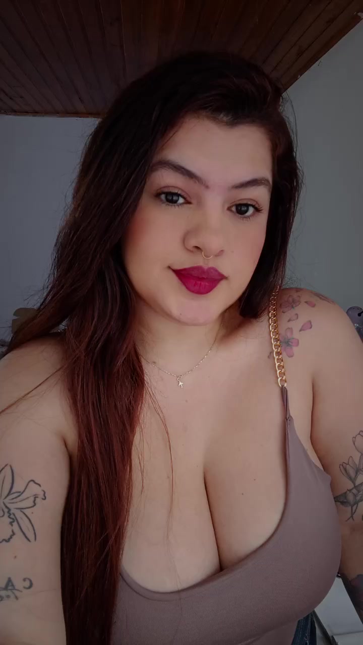 @Anyi Chaves 💜💄💋🇨🇴
