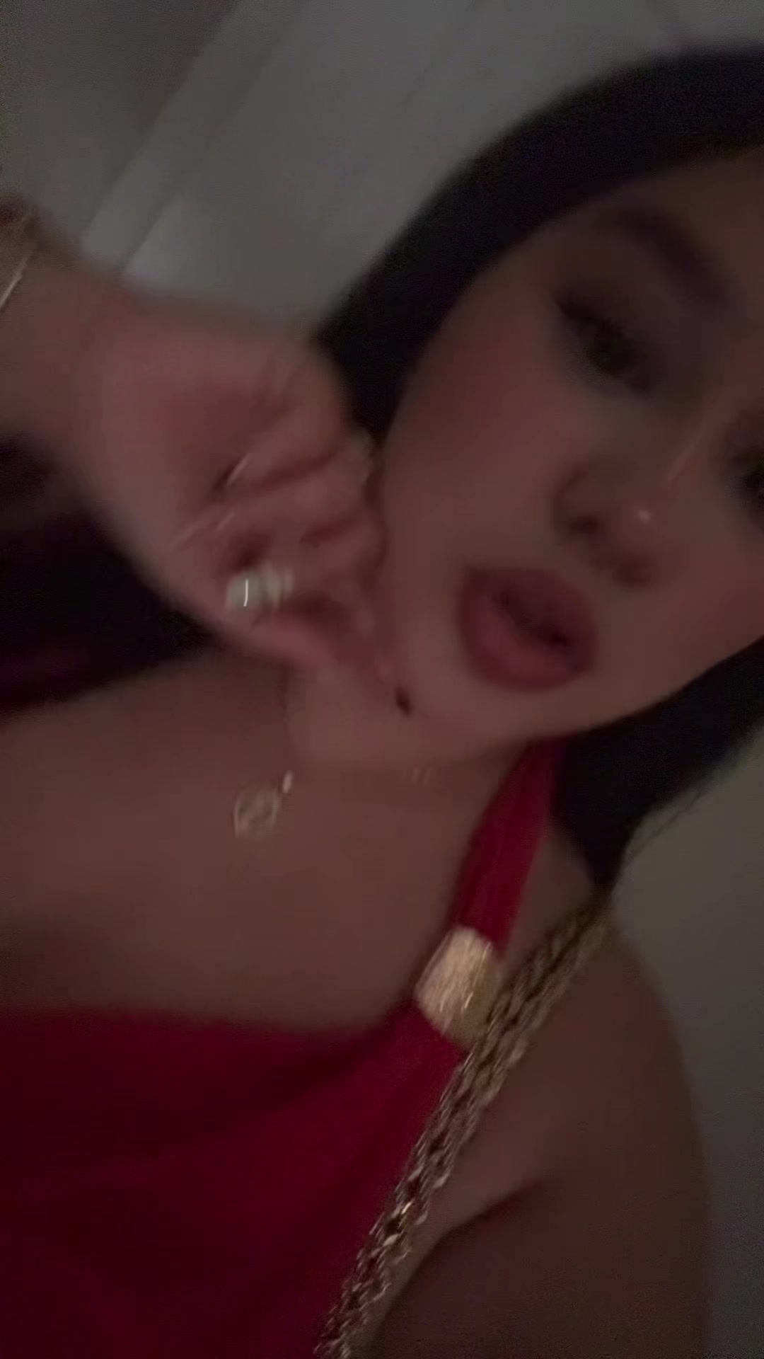 @mahilett_