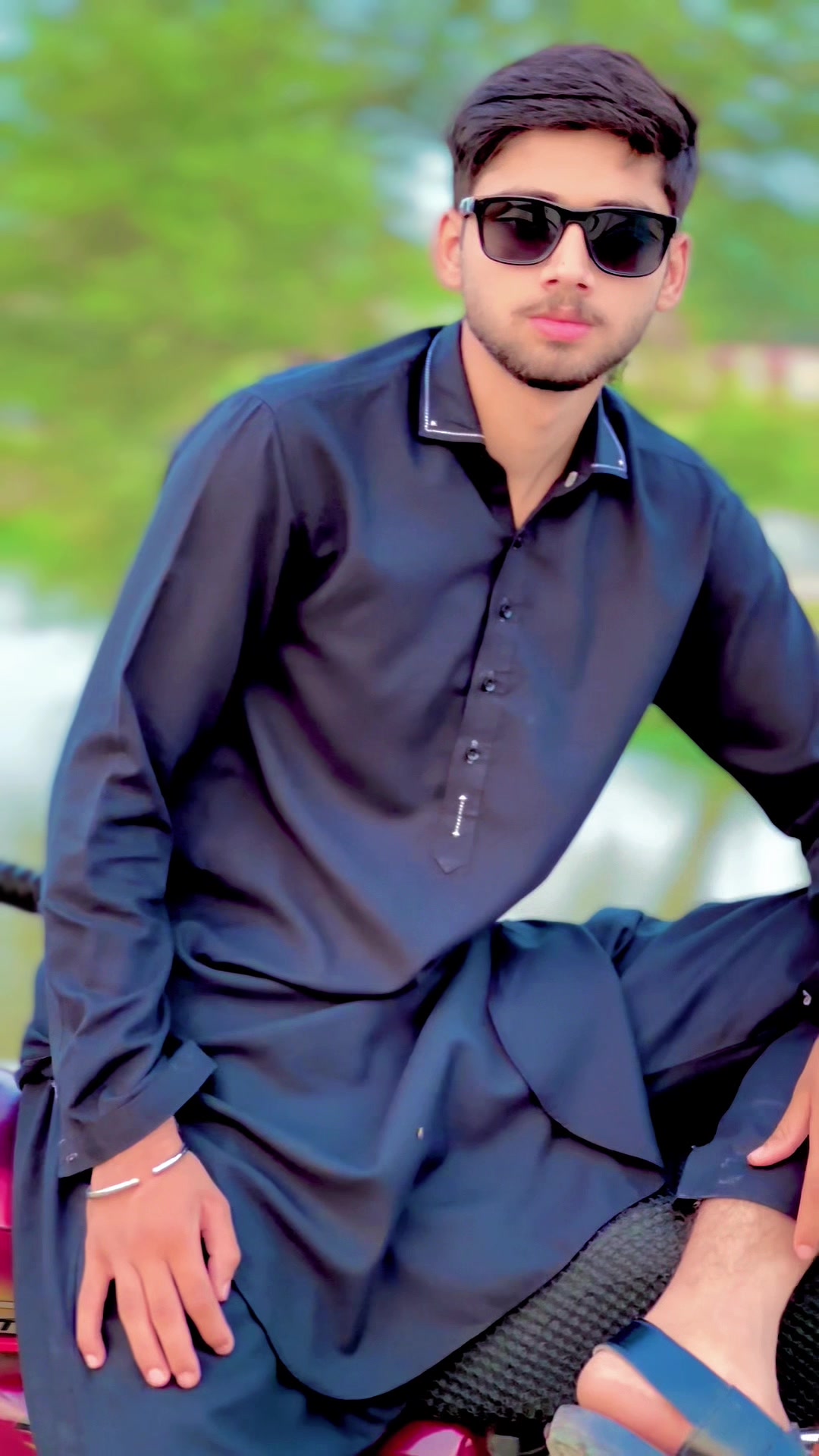 @🥂سیٹھ حسنین ⚖️