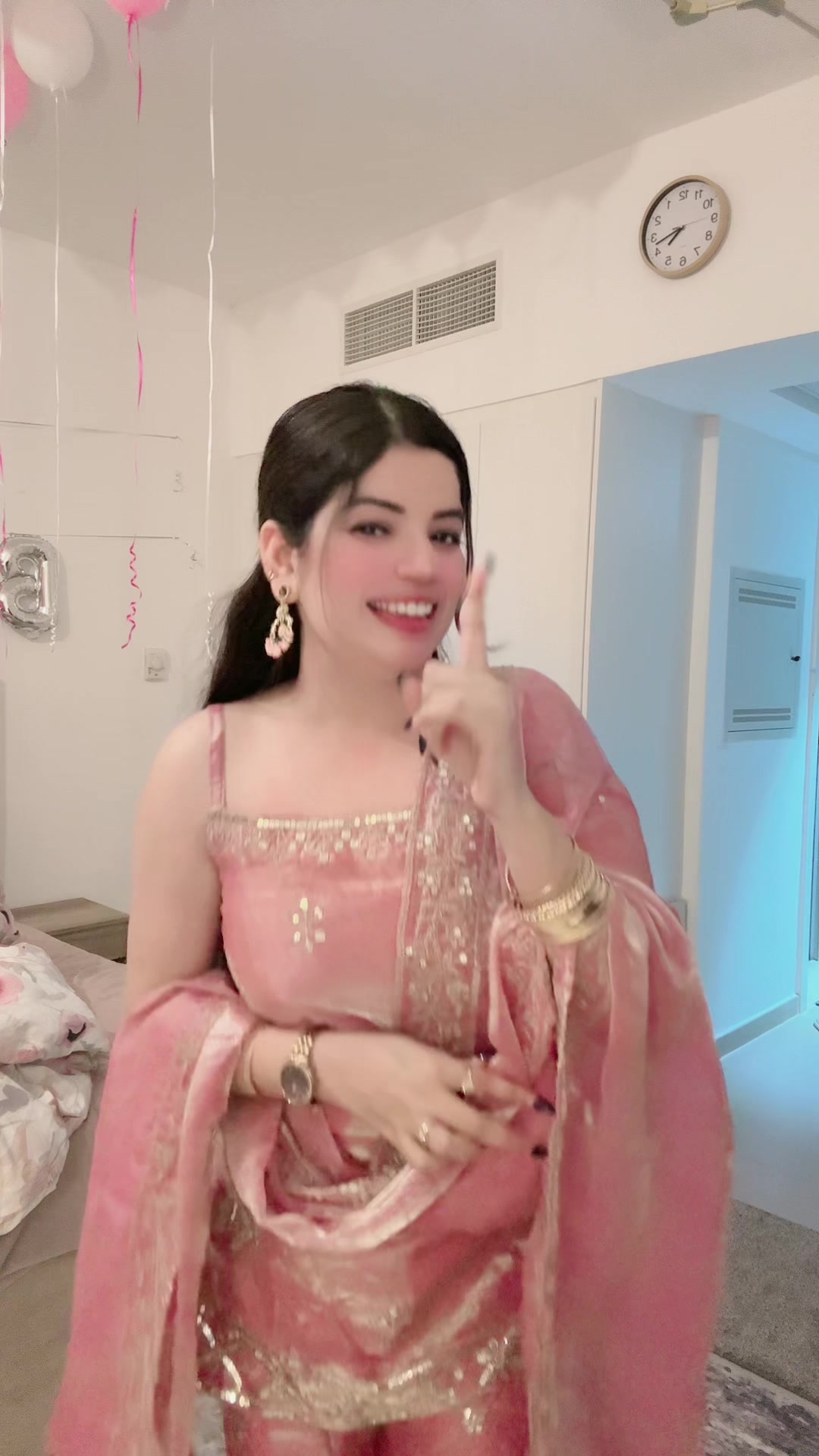 @Ayesha 🇮🇳🇨🇦