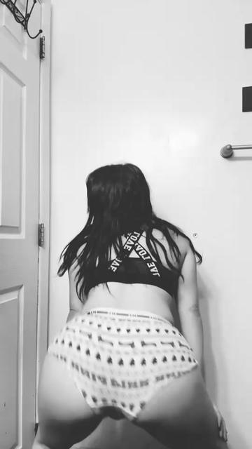 @👀