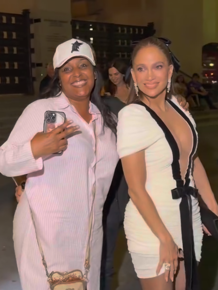 @Jennifer Lopez