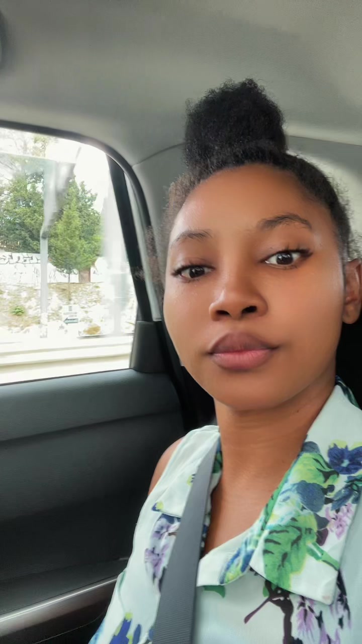 @Lunatique 🇲🇬🇲🇺🇫🇷?