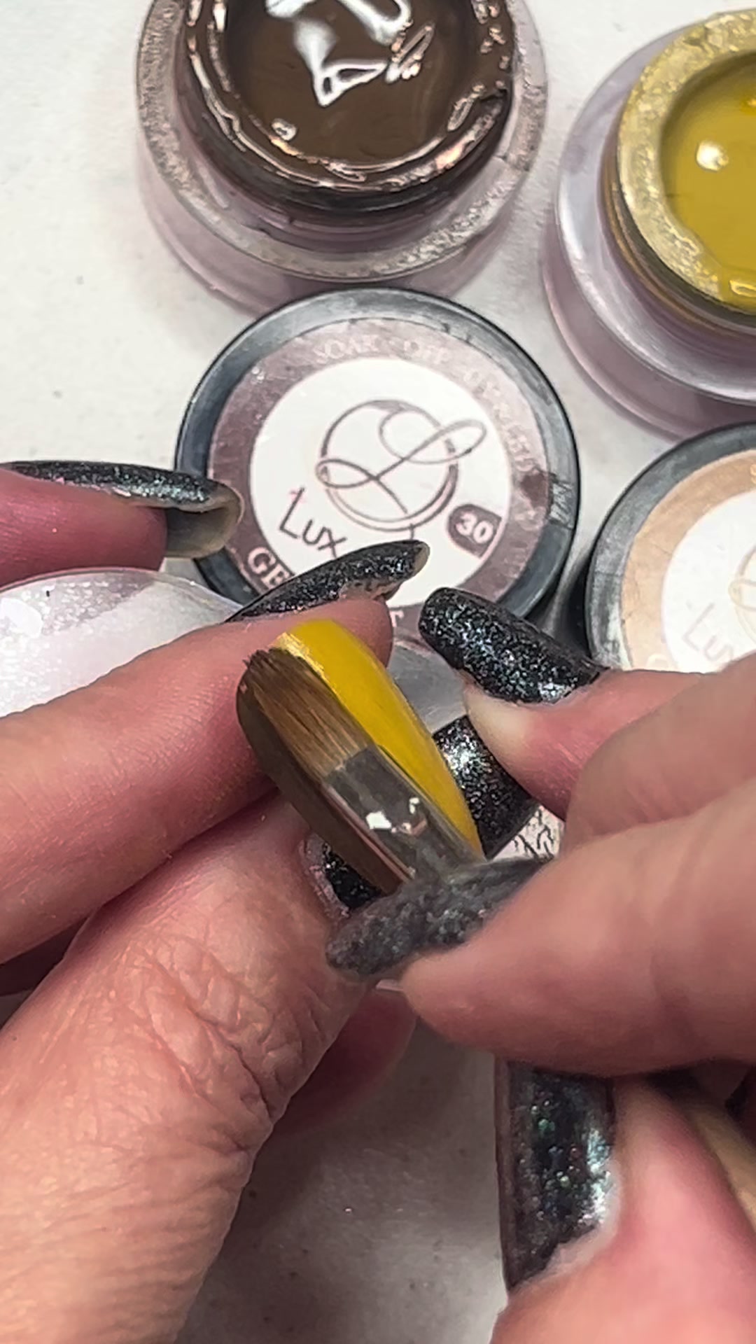 @Lux oN Nails