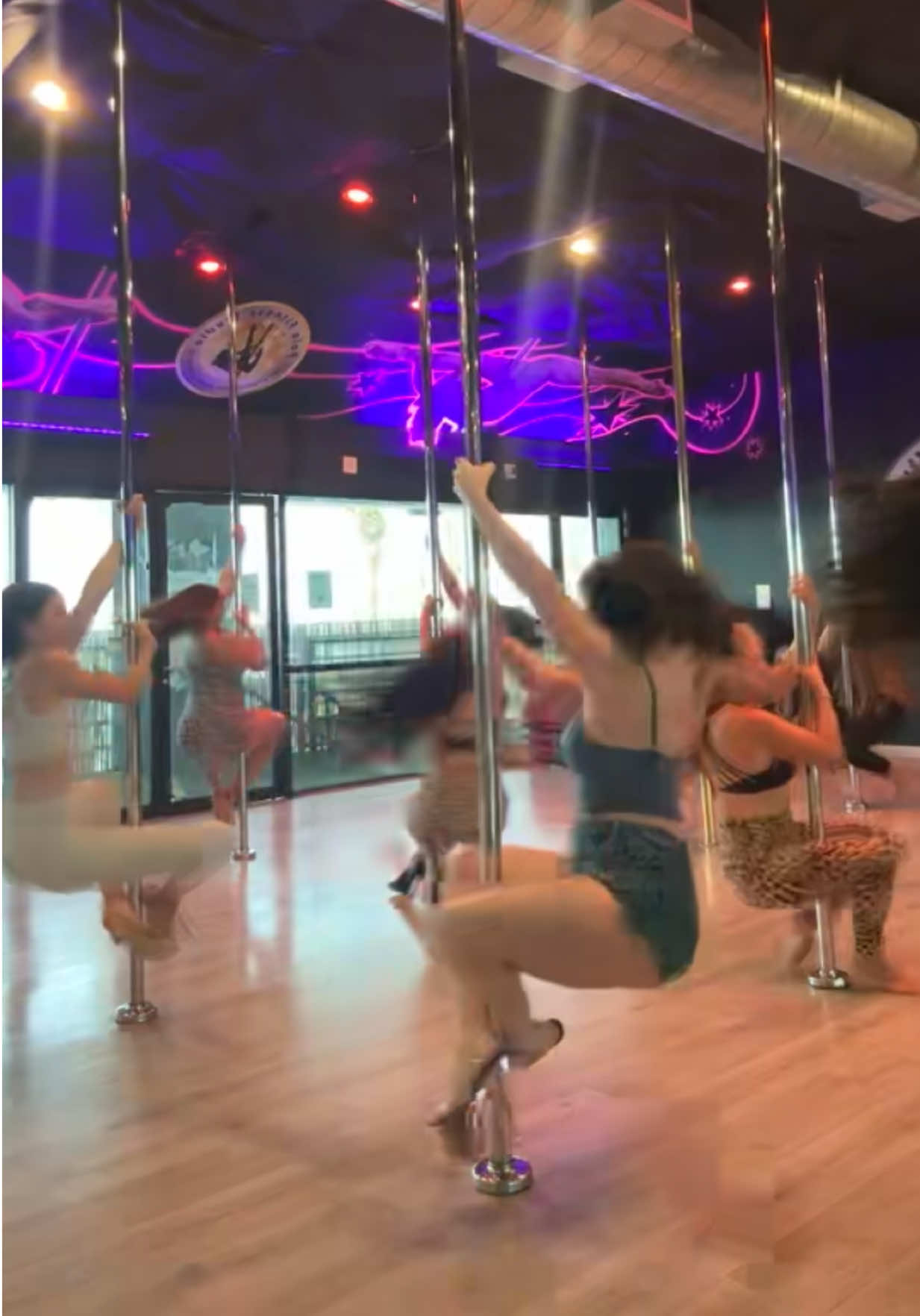 @polefitnessstudio