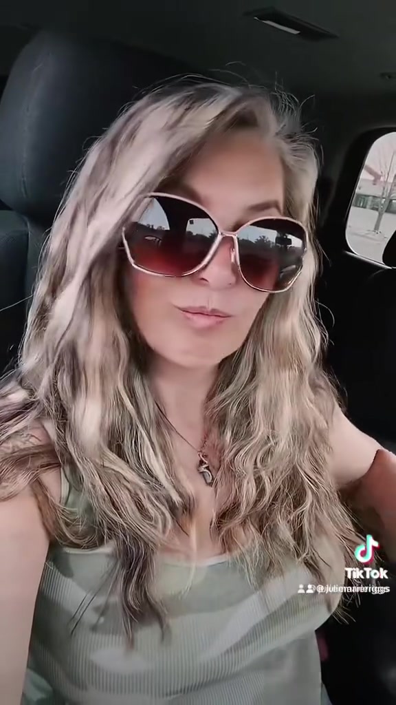 @JulieMarieRiggs