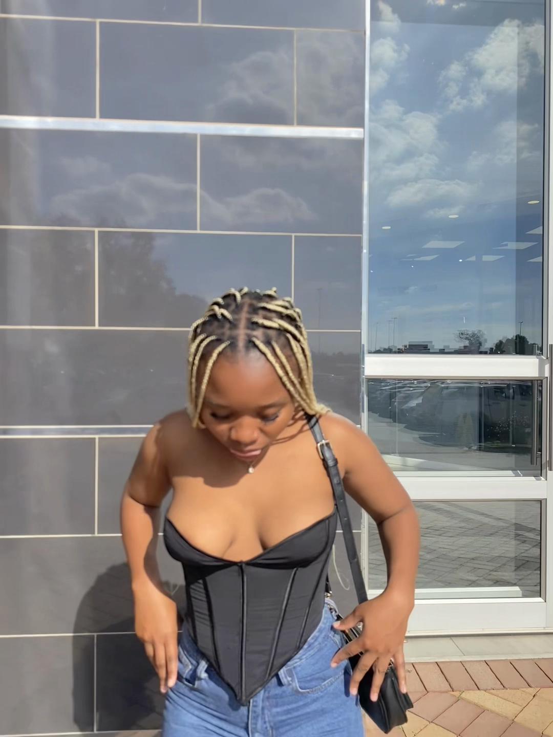 @khumeshna Nxumalo