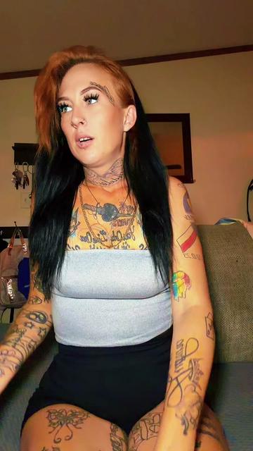 @ғͫʊͦcͭкͪɳͣ Tattedmommy420