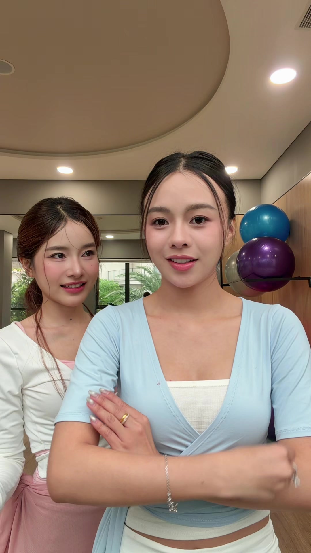 @Luna