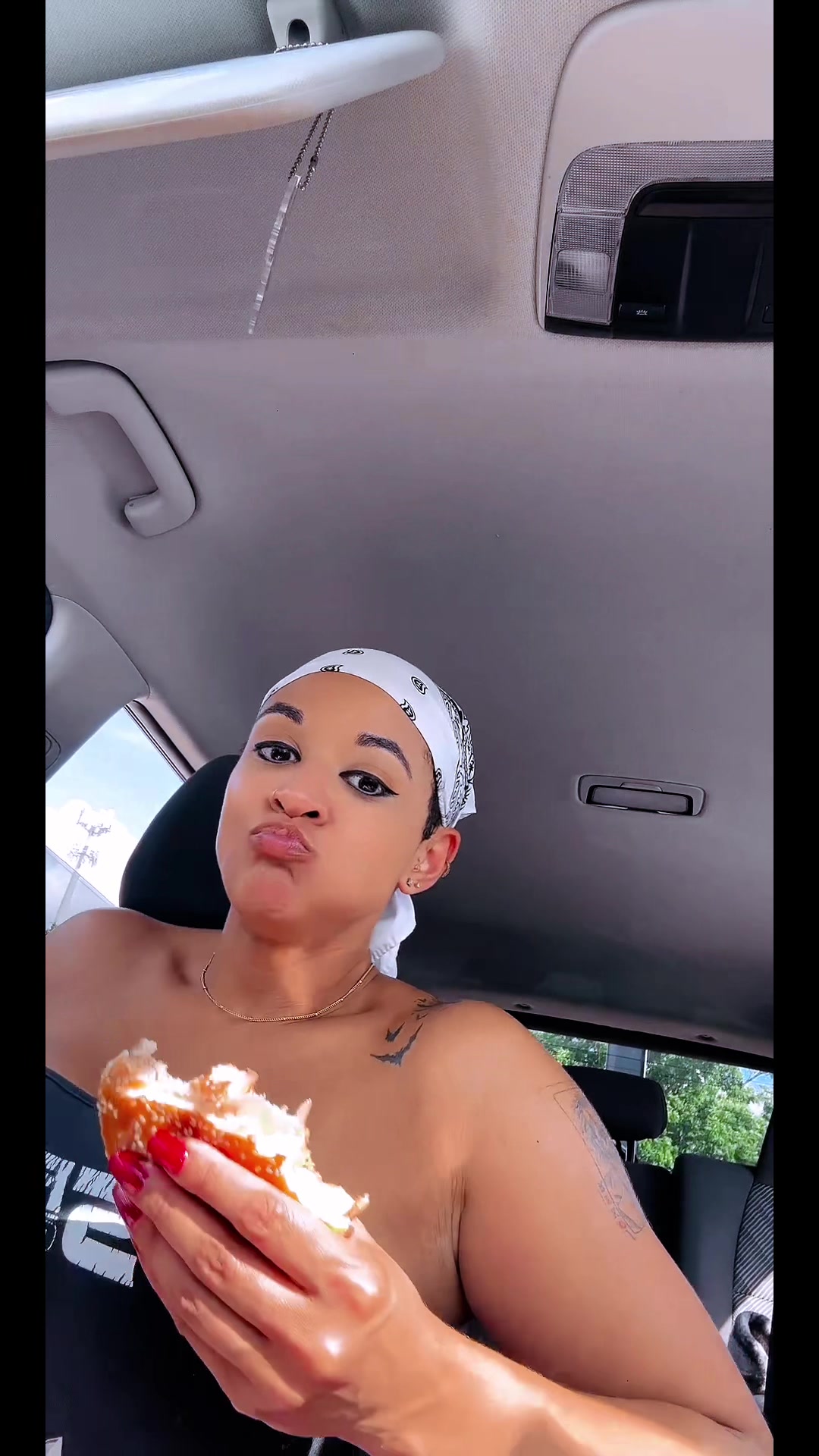 @Jazmondmonique