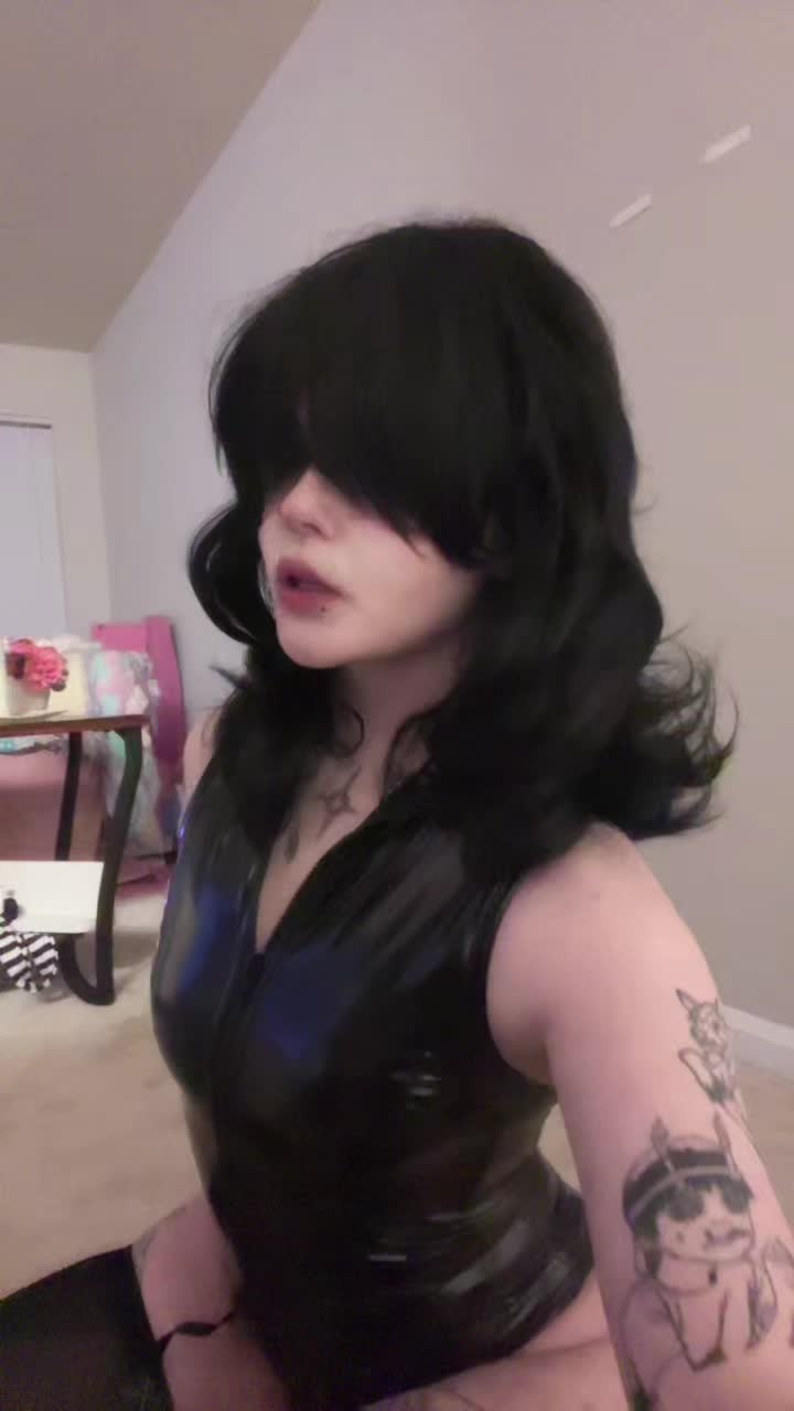 @kneesock