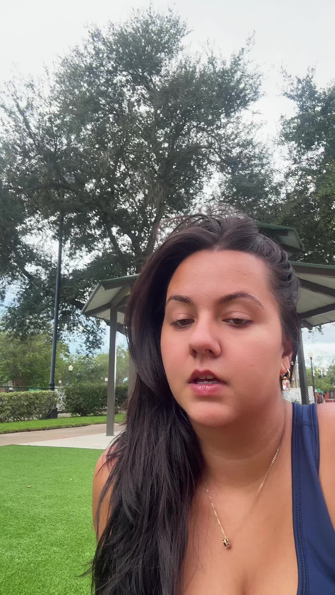 @allieathome