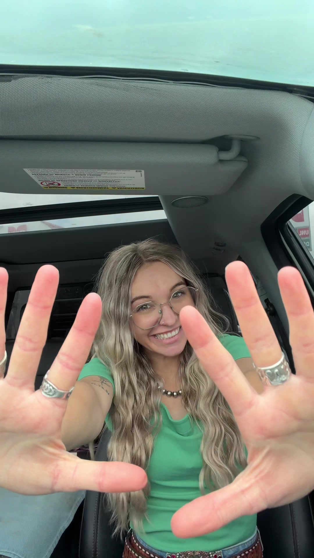 @rayna_lynl