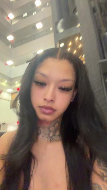 @Di 👩❤️💋👩