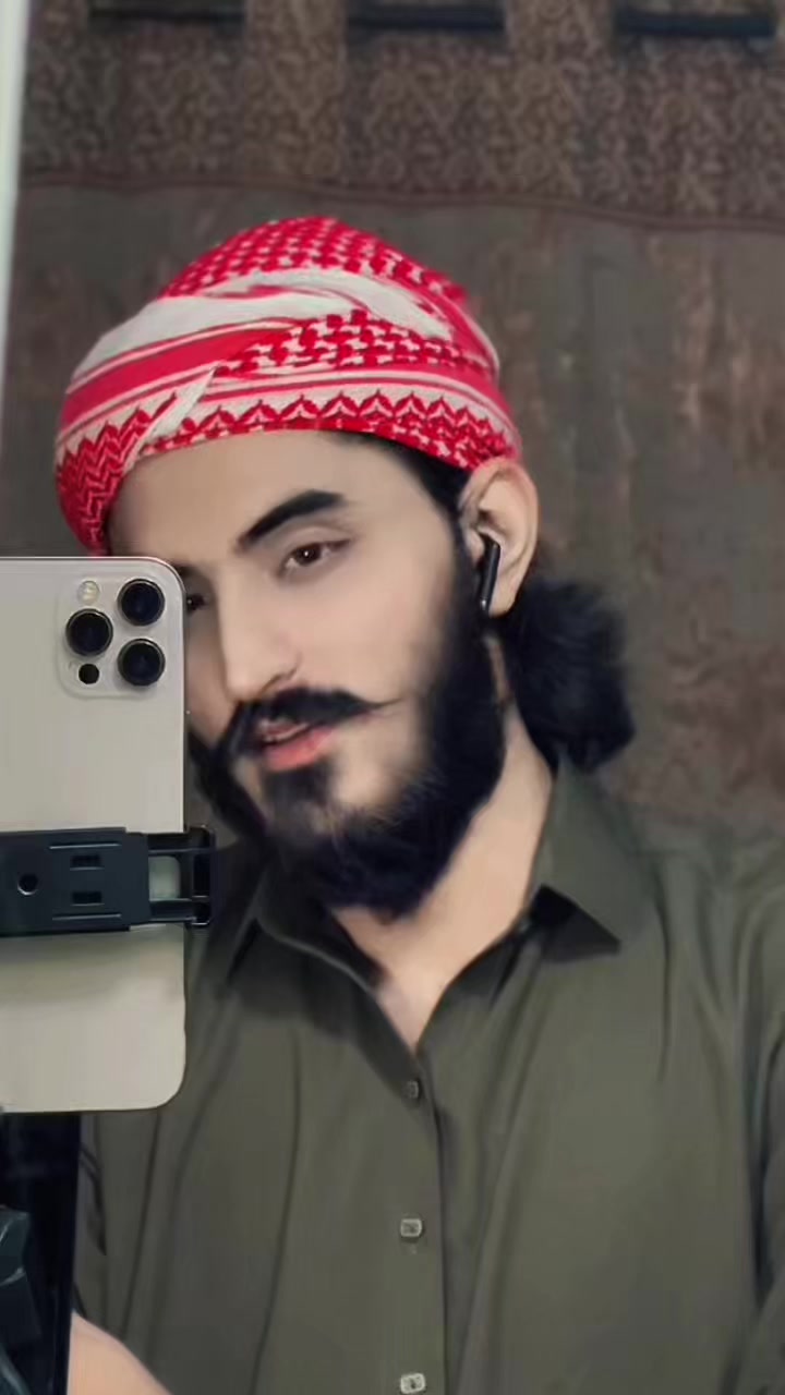 @KhaڑOoS🖤🥀