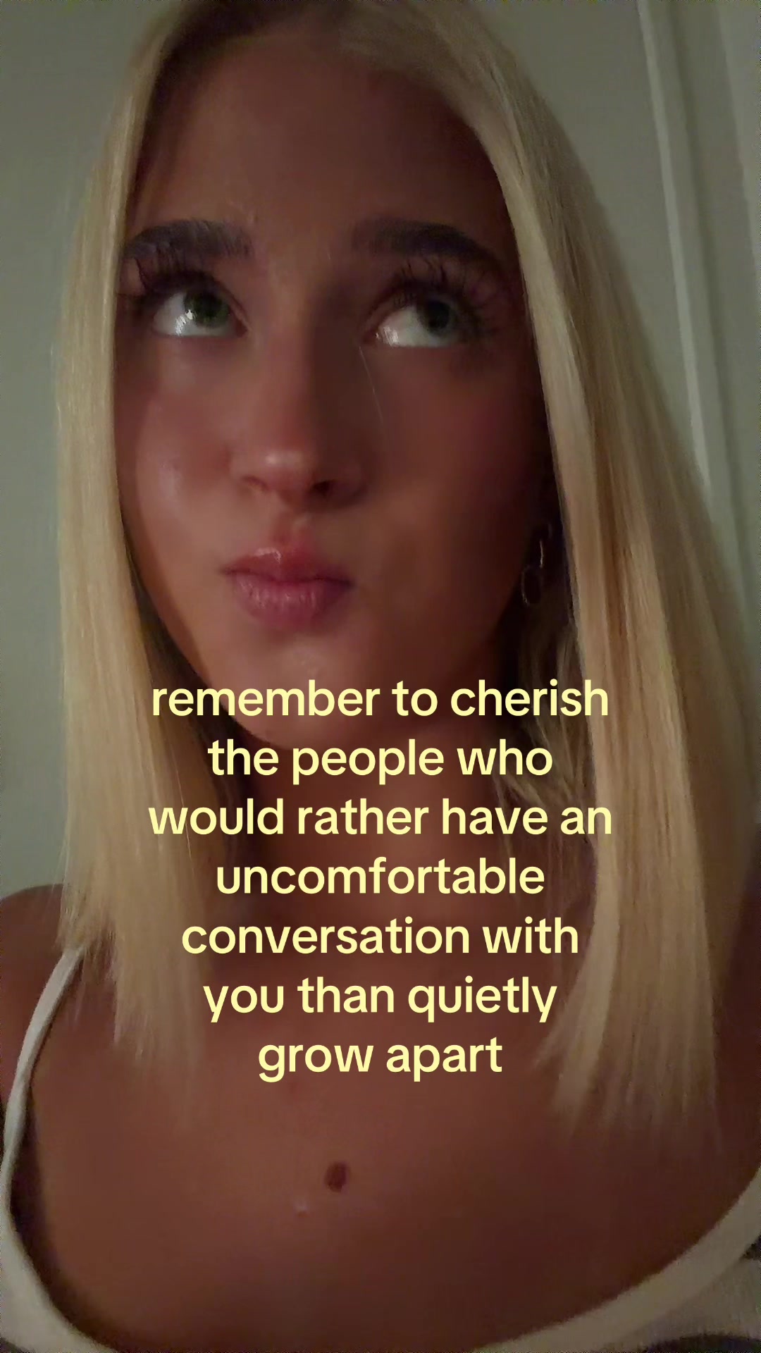 @theelliebarker