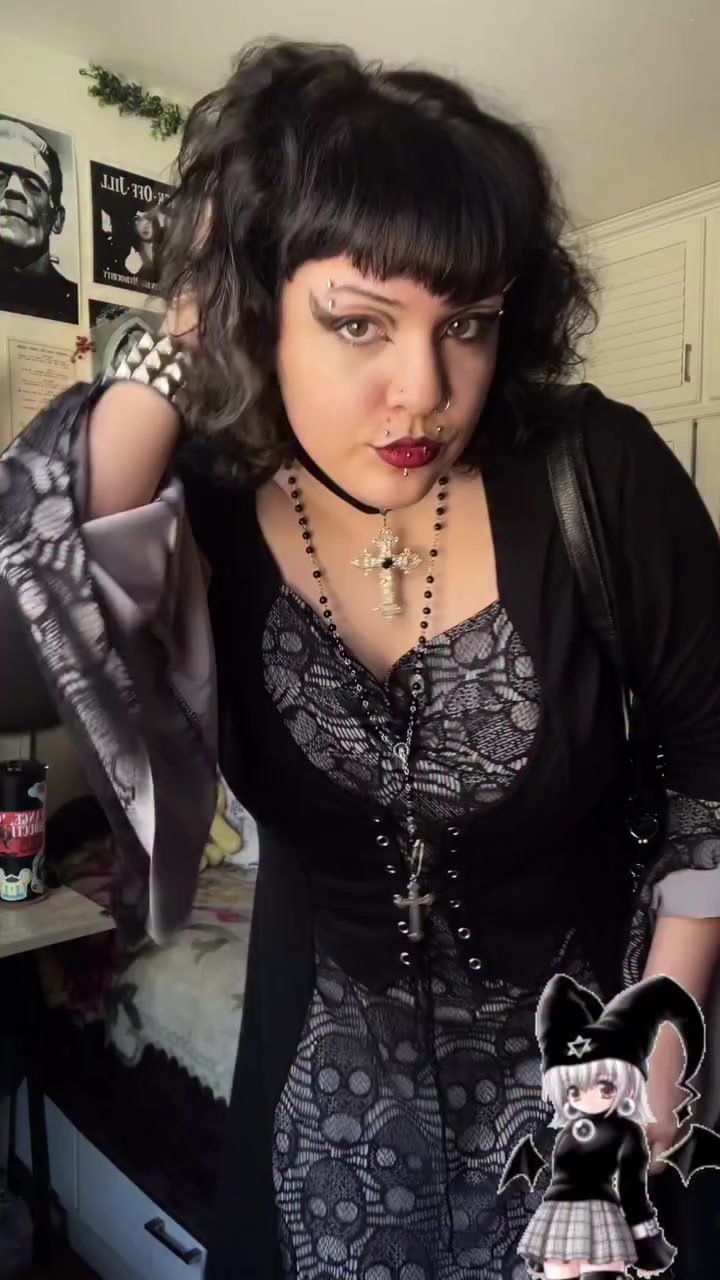 @authenticgoth.lara
