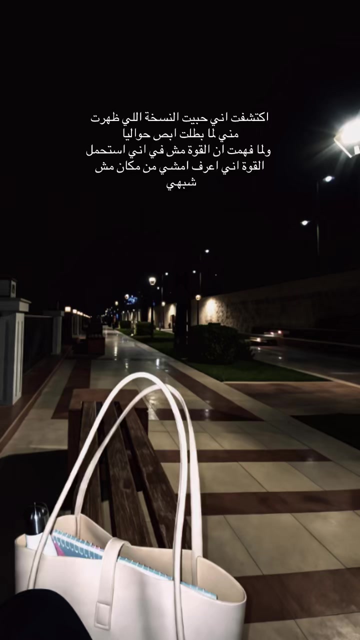 @𓁿