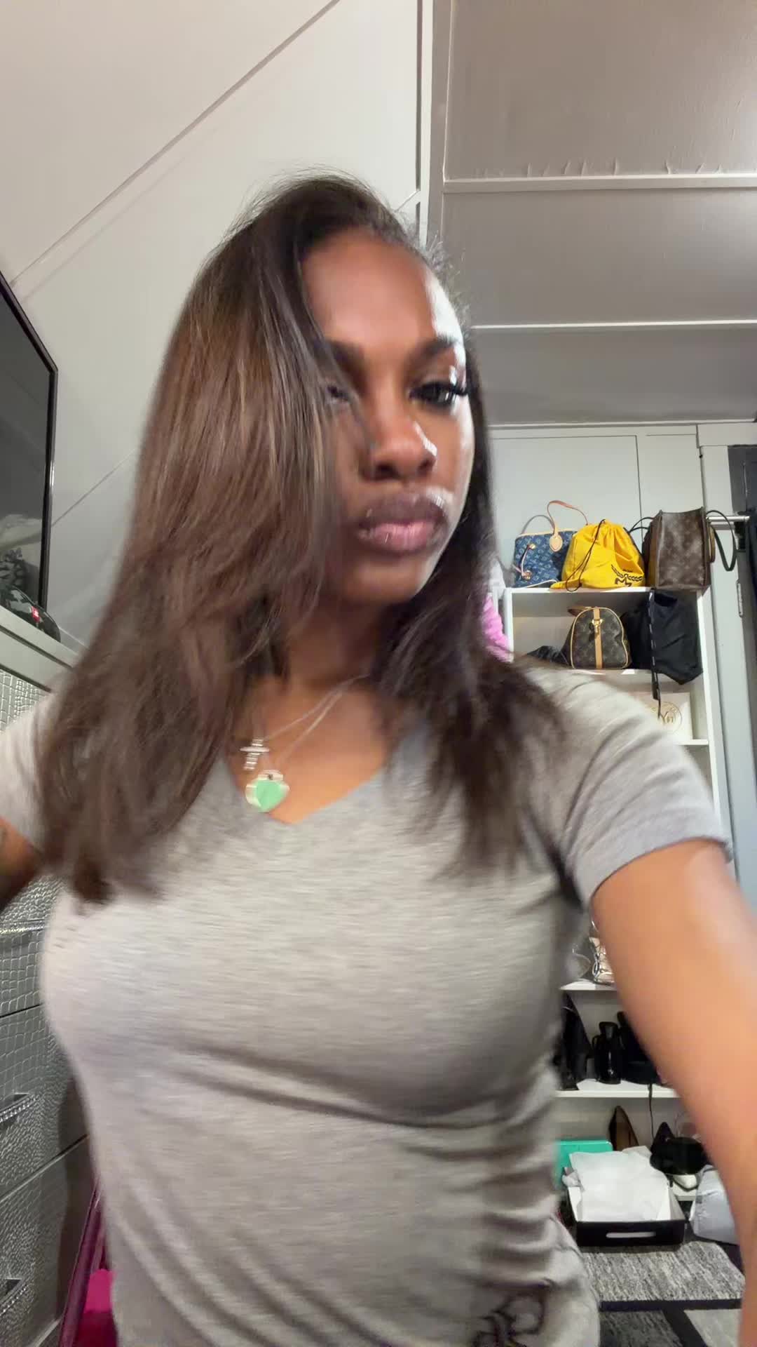 @Ny😽