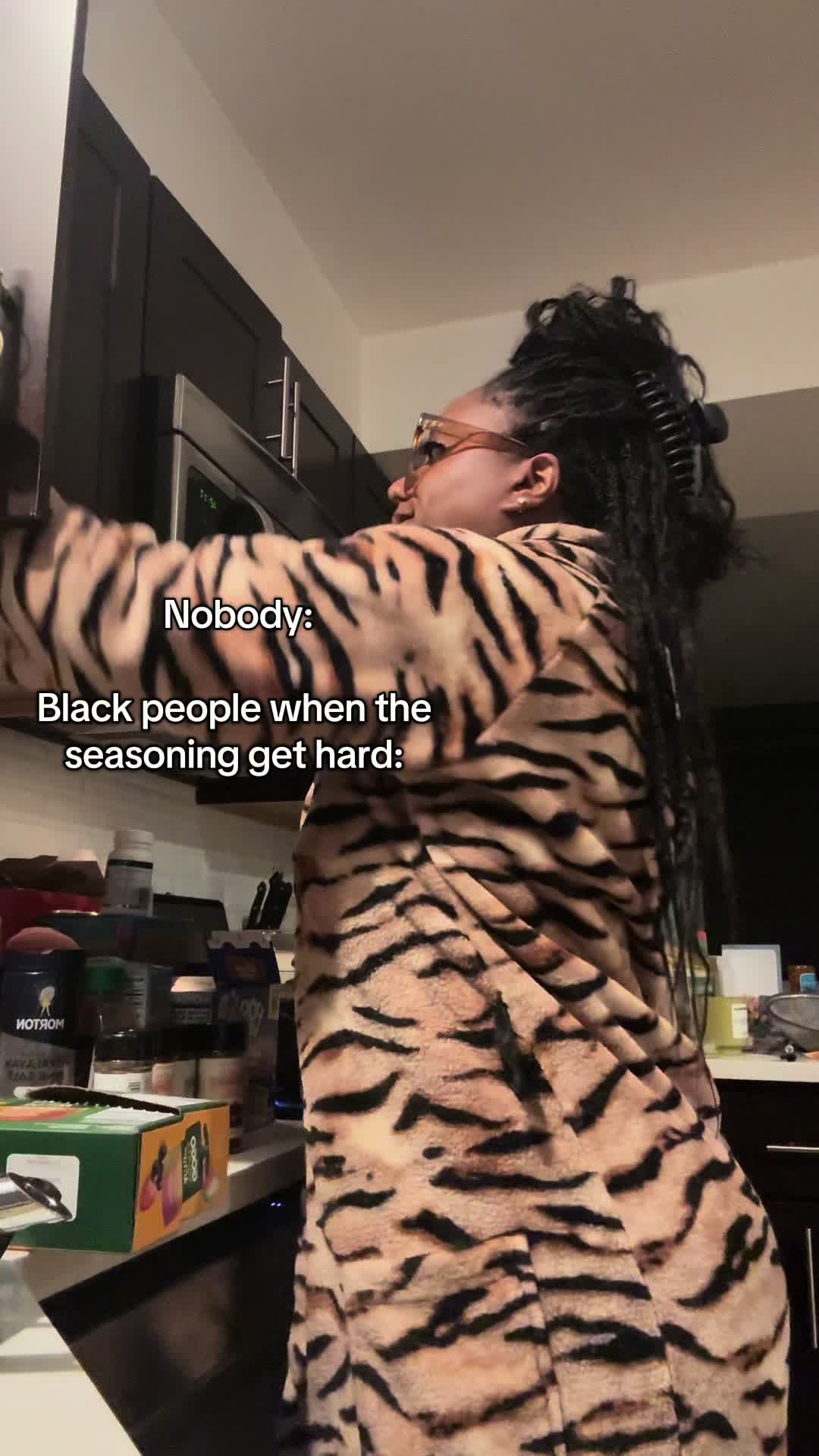 @hookedonphonyxx