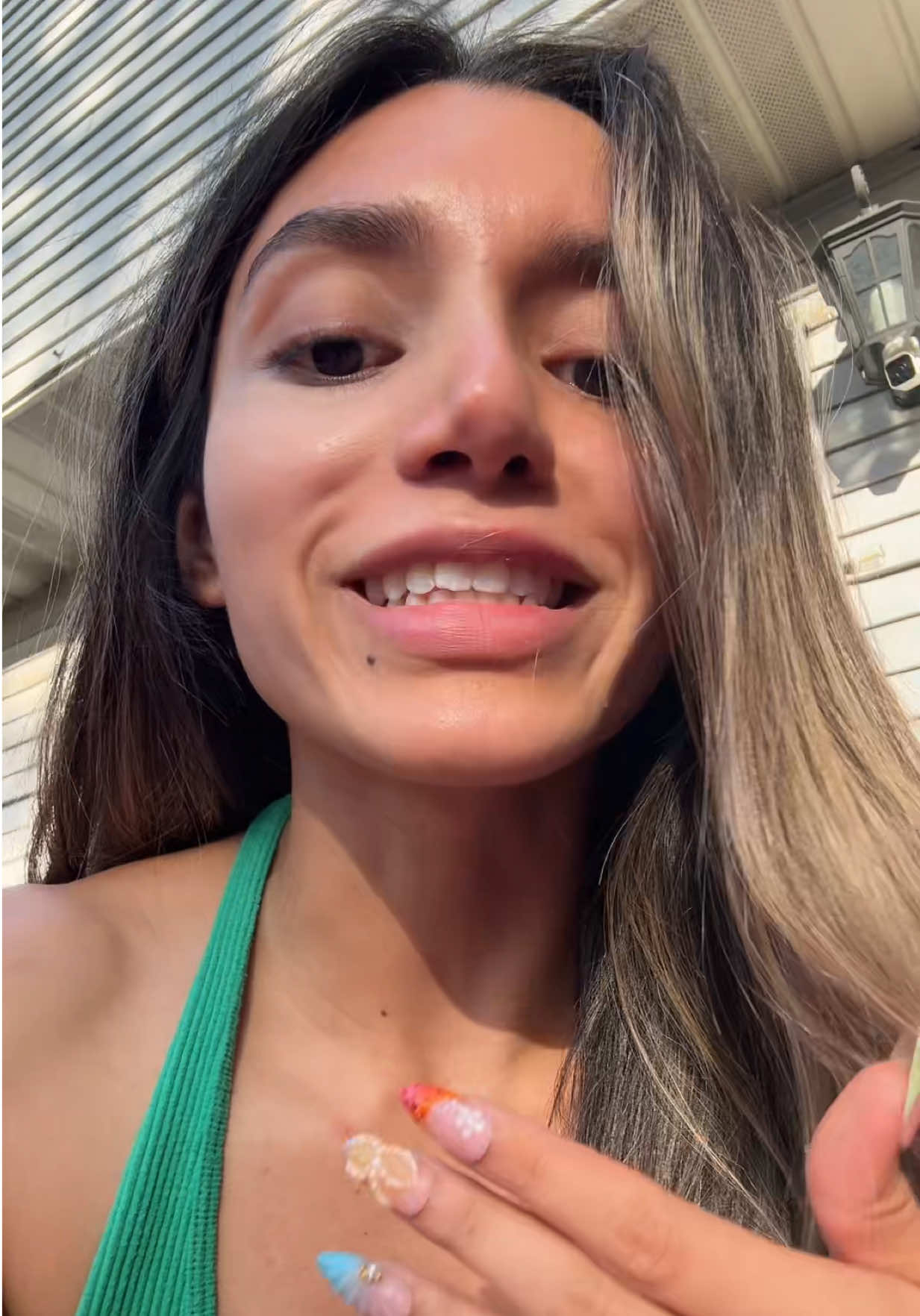 @Bella