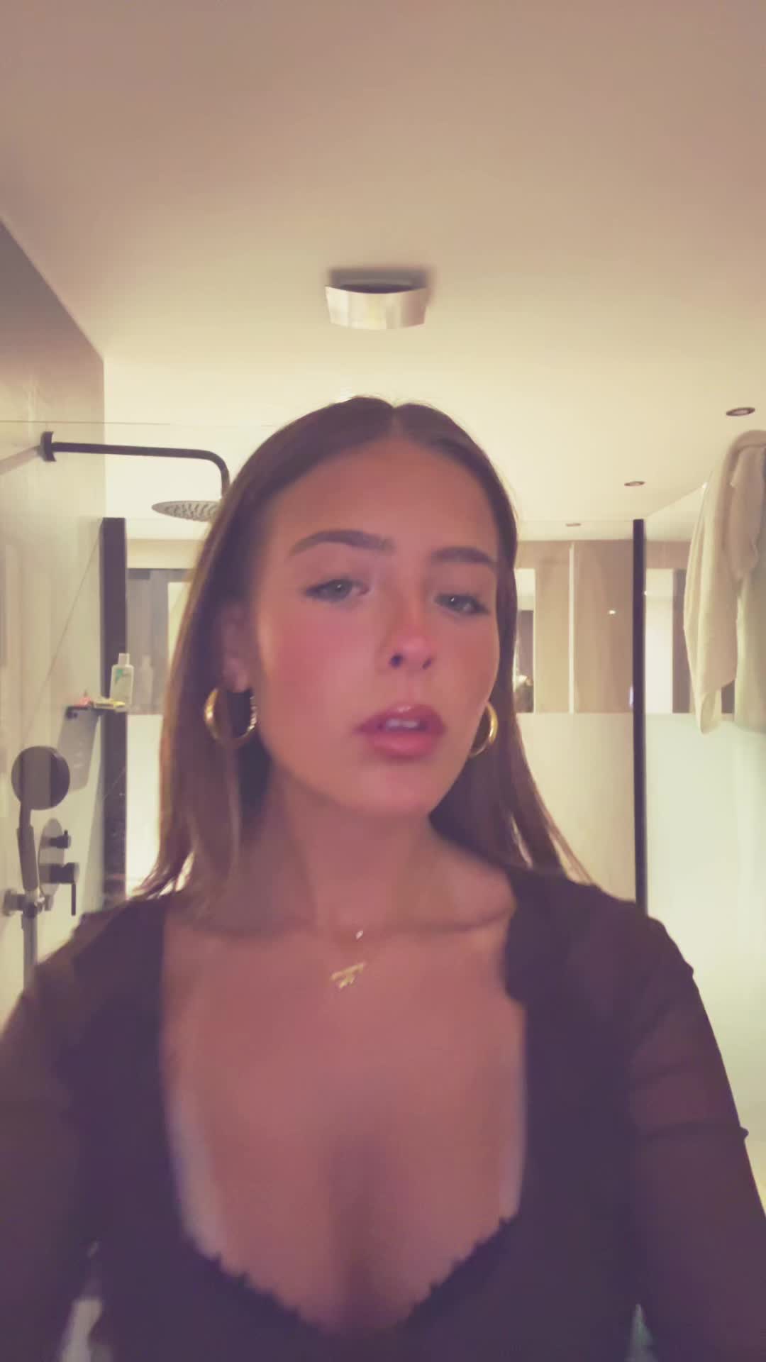 @Sari.weiss