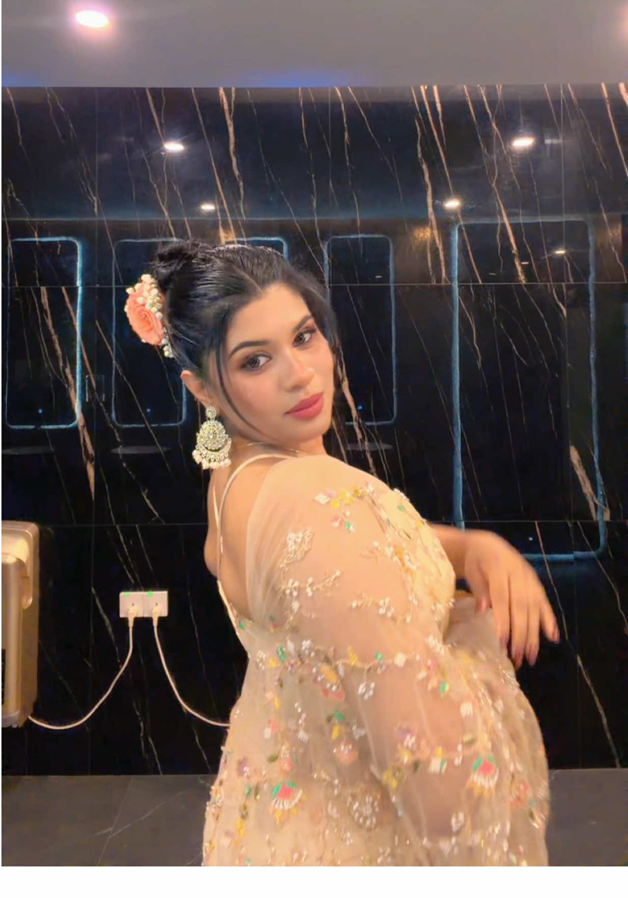 @Hiru._shie