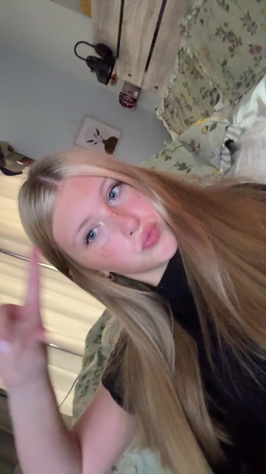 @🥂abby