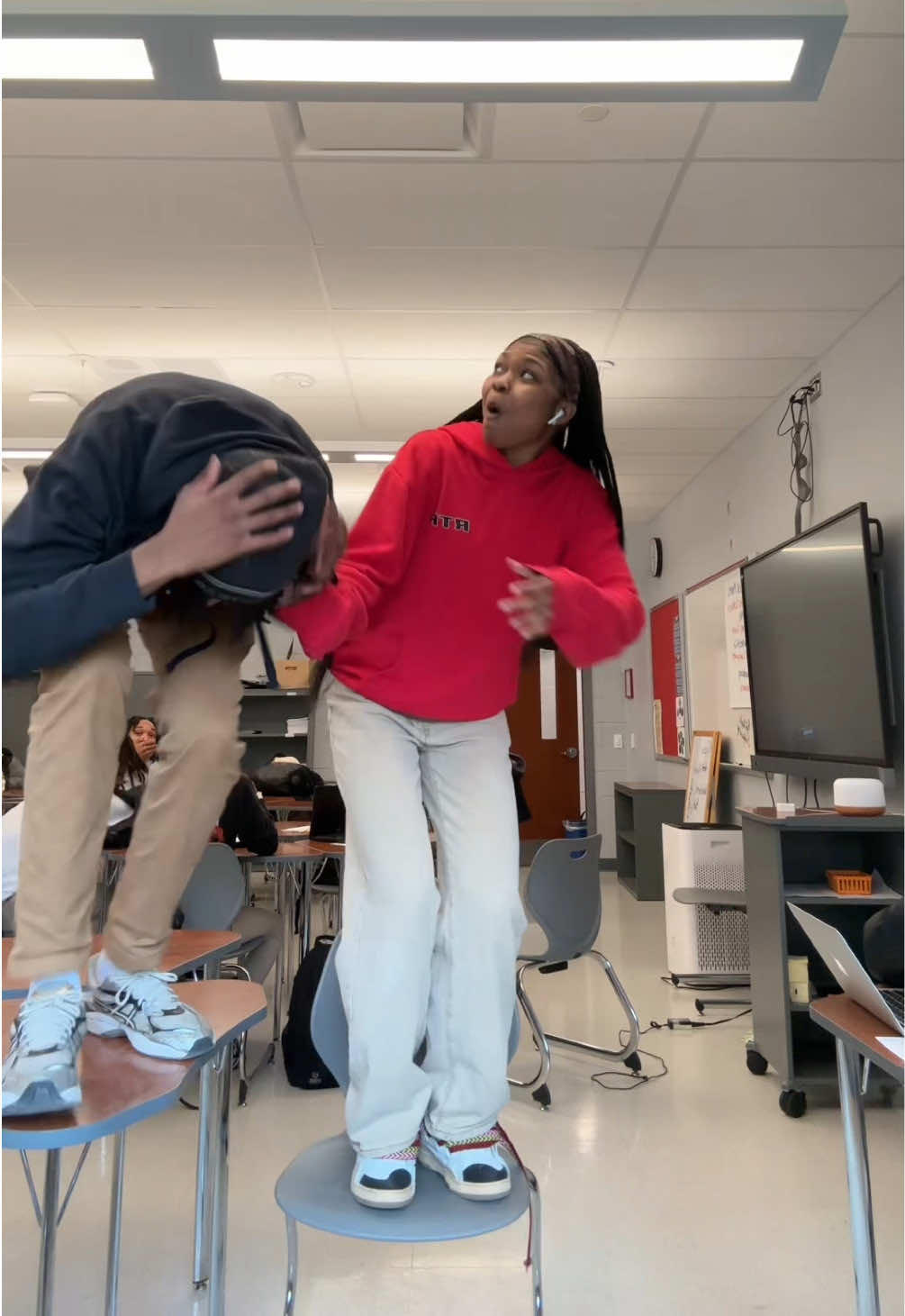 @￼