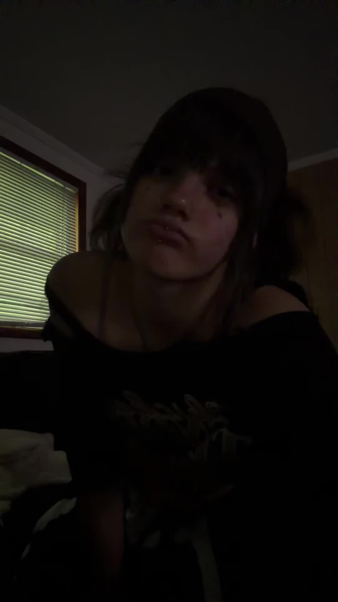 @llyla404