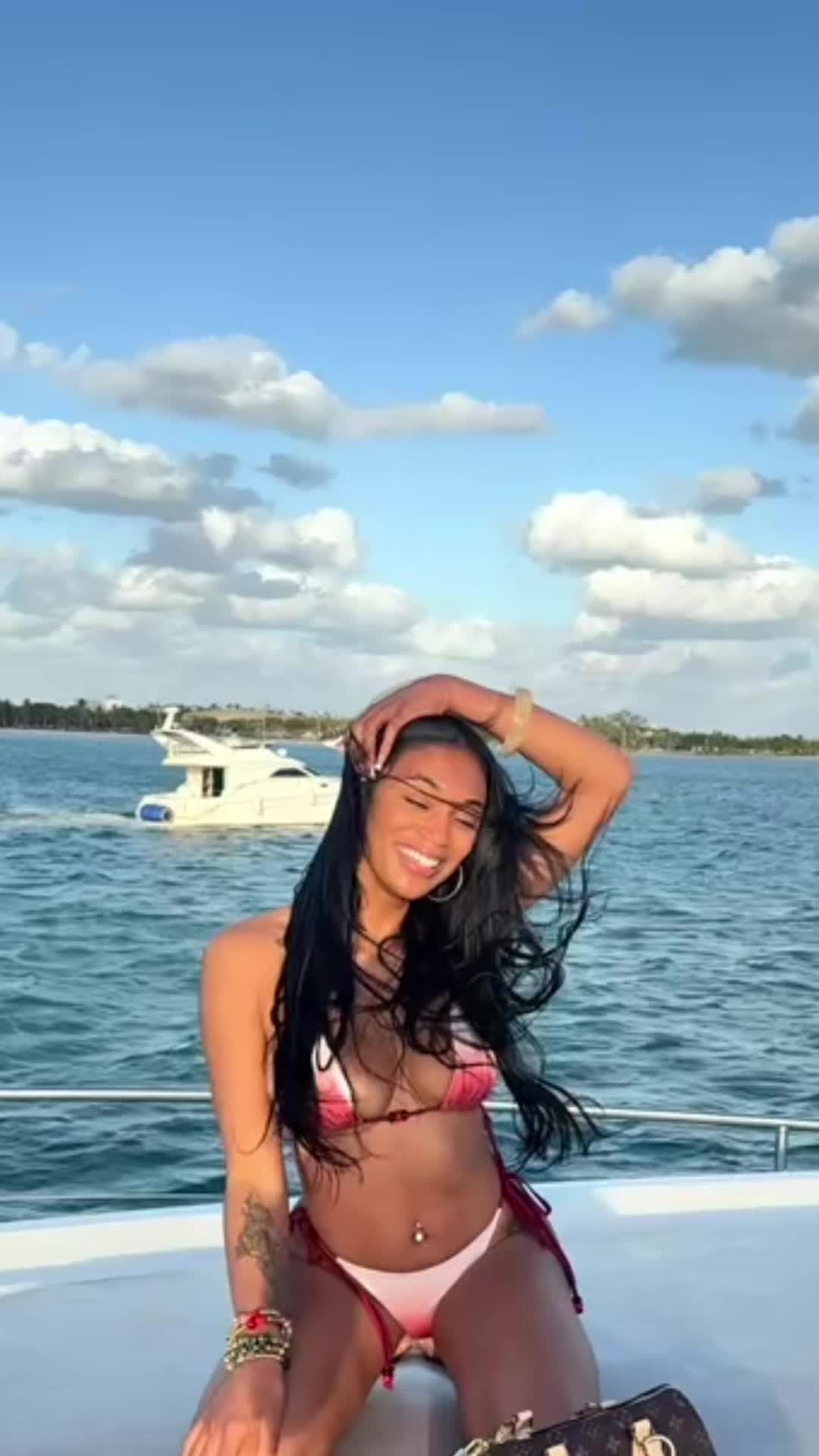 @TheRealGoldenbeautii