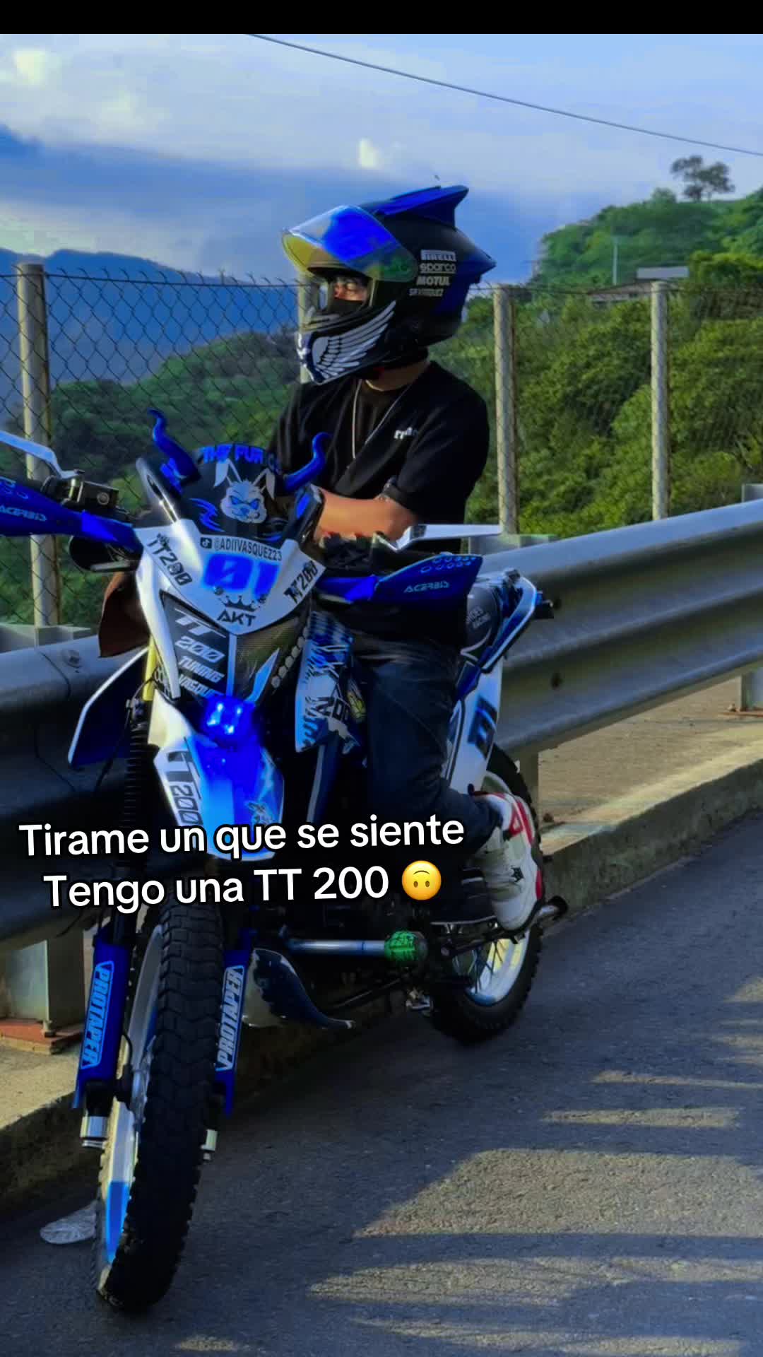 @Adiel V&aacute;squez🫧