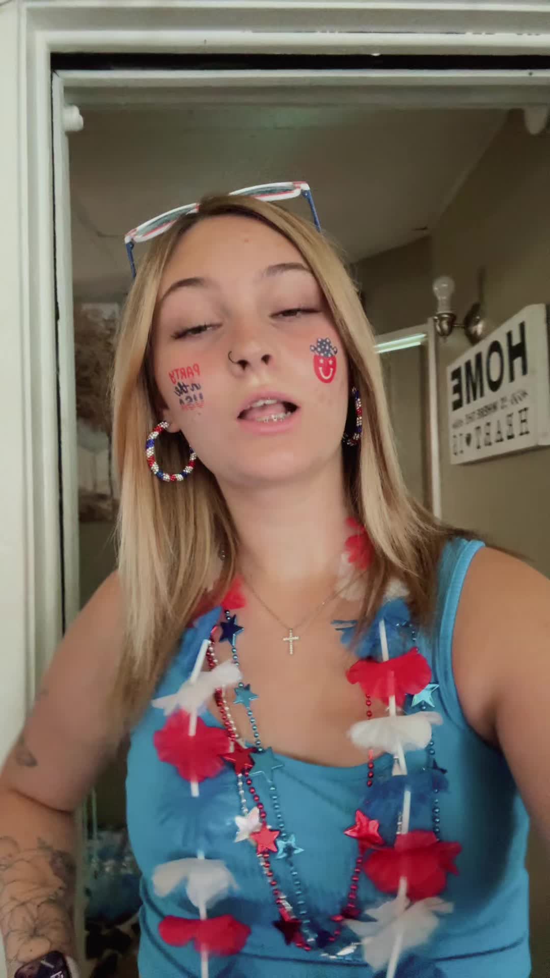 @Hannah.
