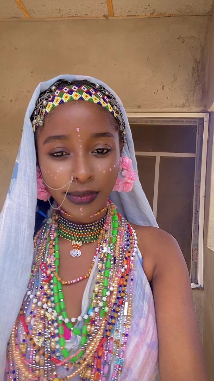 @HAUWAU🇳🇬