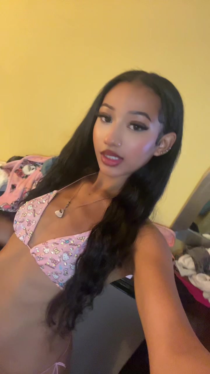 @Aniya Marie 🌈