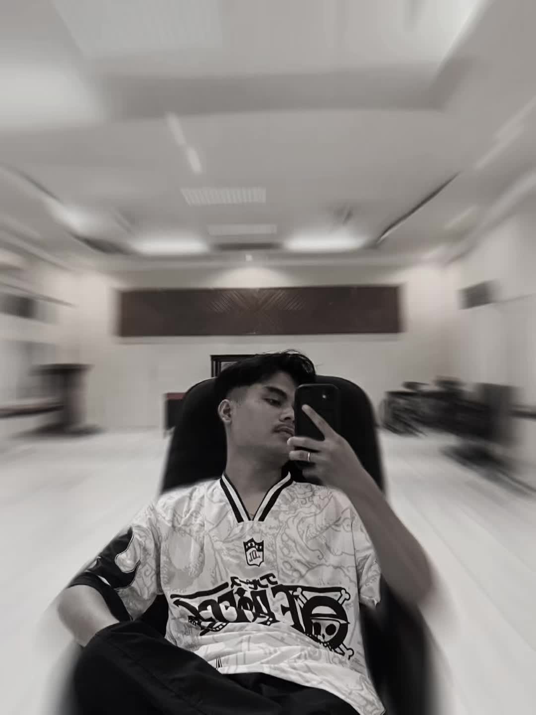 @🕷️J
