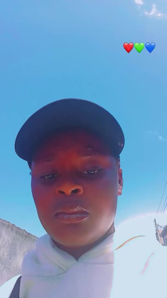 @girl of few words 🇰🇪🇱🇧