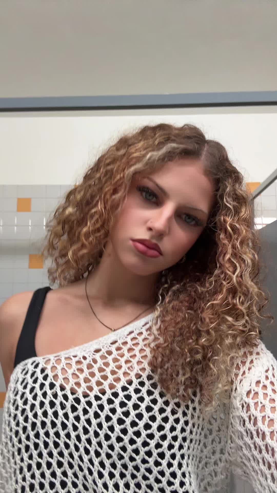 @AnnaliseAcevedo