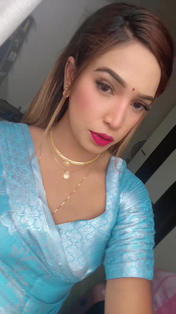 @Navishtamakeupartist